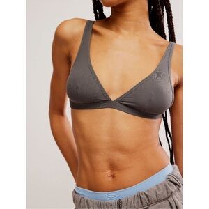NWT FREE PEOPLE Gray Collagen Yarn Triangle Bra SZ: XL